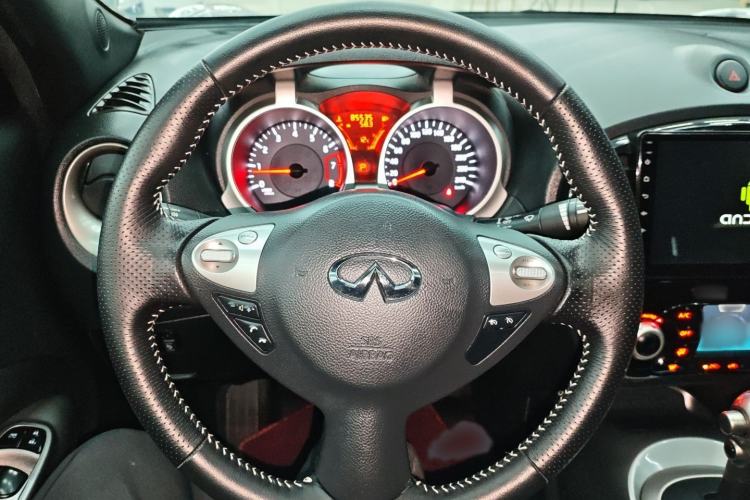 Used Infiniti ESQ 2014 1.6L Spontaneous Edition Steering Wheel