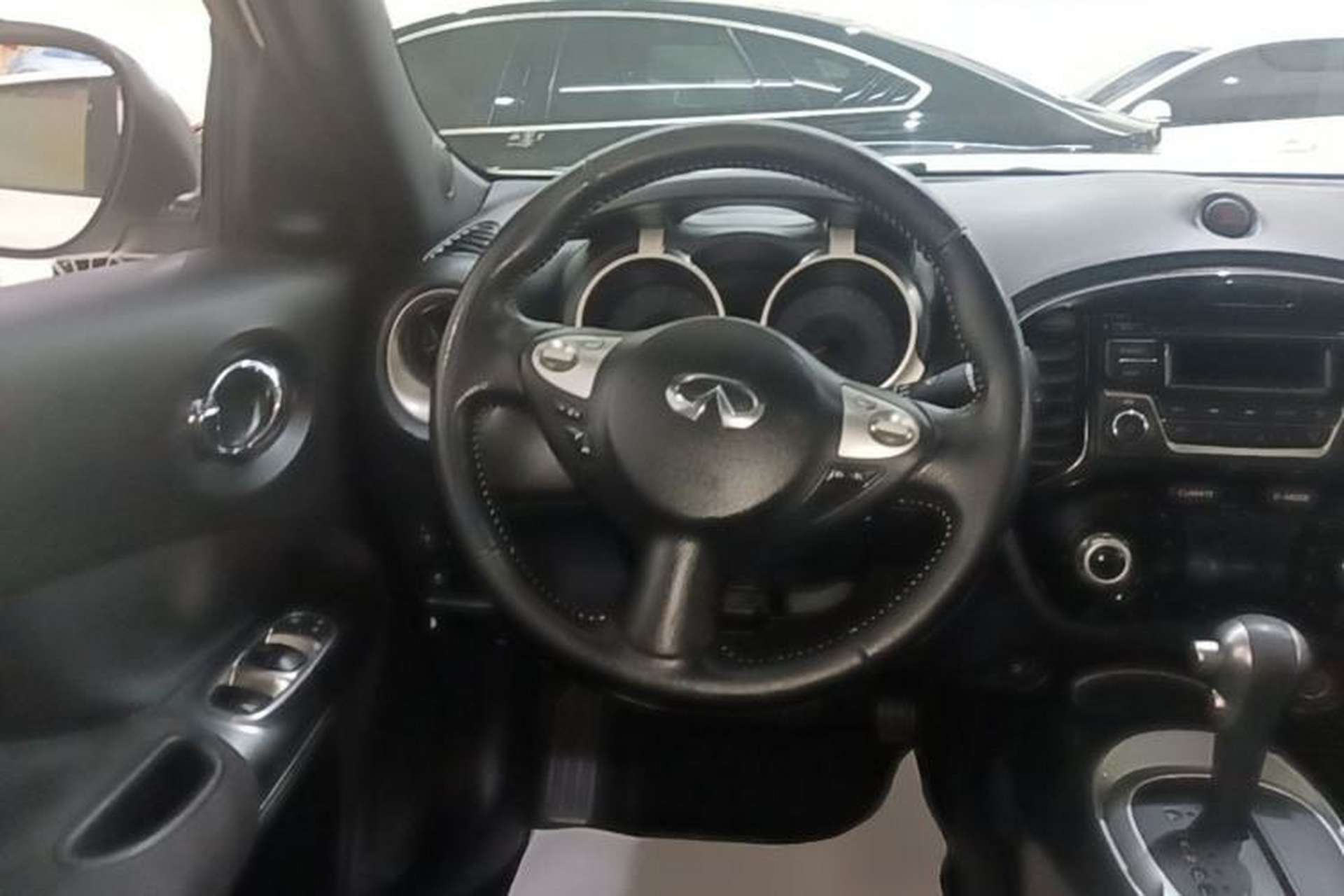 Used Infiniti ESQ 2014 1.6L Spontaneous Edition Steering Wheel