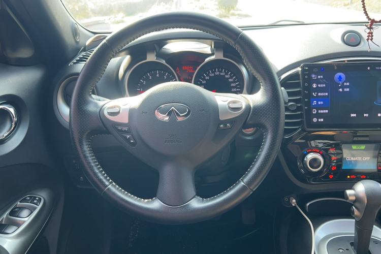 Used Infiniti ESQ 2014 1.6L Spontaneous Edition Steering Wheel