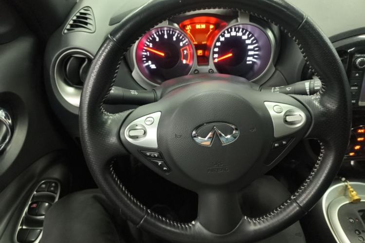 Used Infiniti ESQ 2014 1.6L Spontaneous Edition Steering Wheel