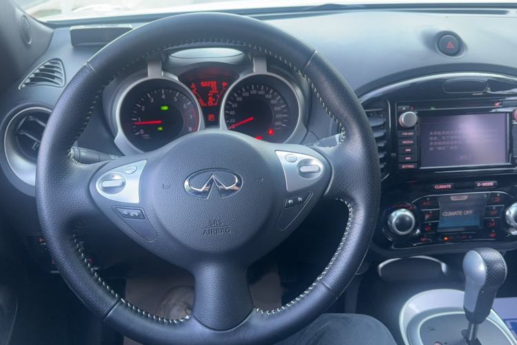 Used Infiniti ESQ 2014 1.6T Dynamic Edition Steering Wheel