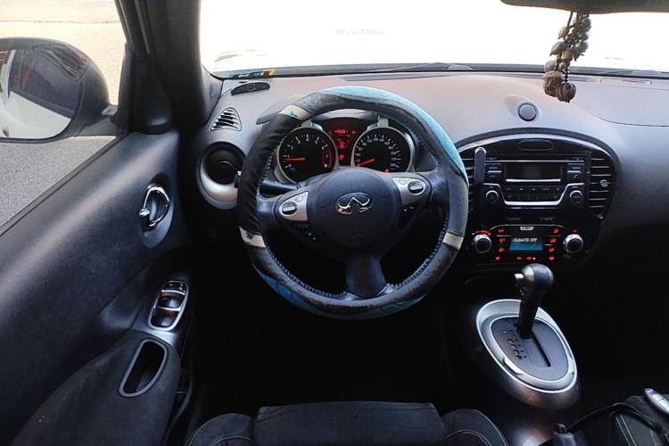 Used Infiniti ESQ 2014 1.6L Spontaneous Edition Steering Wheel