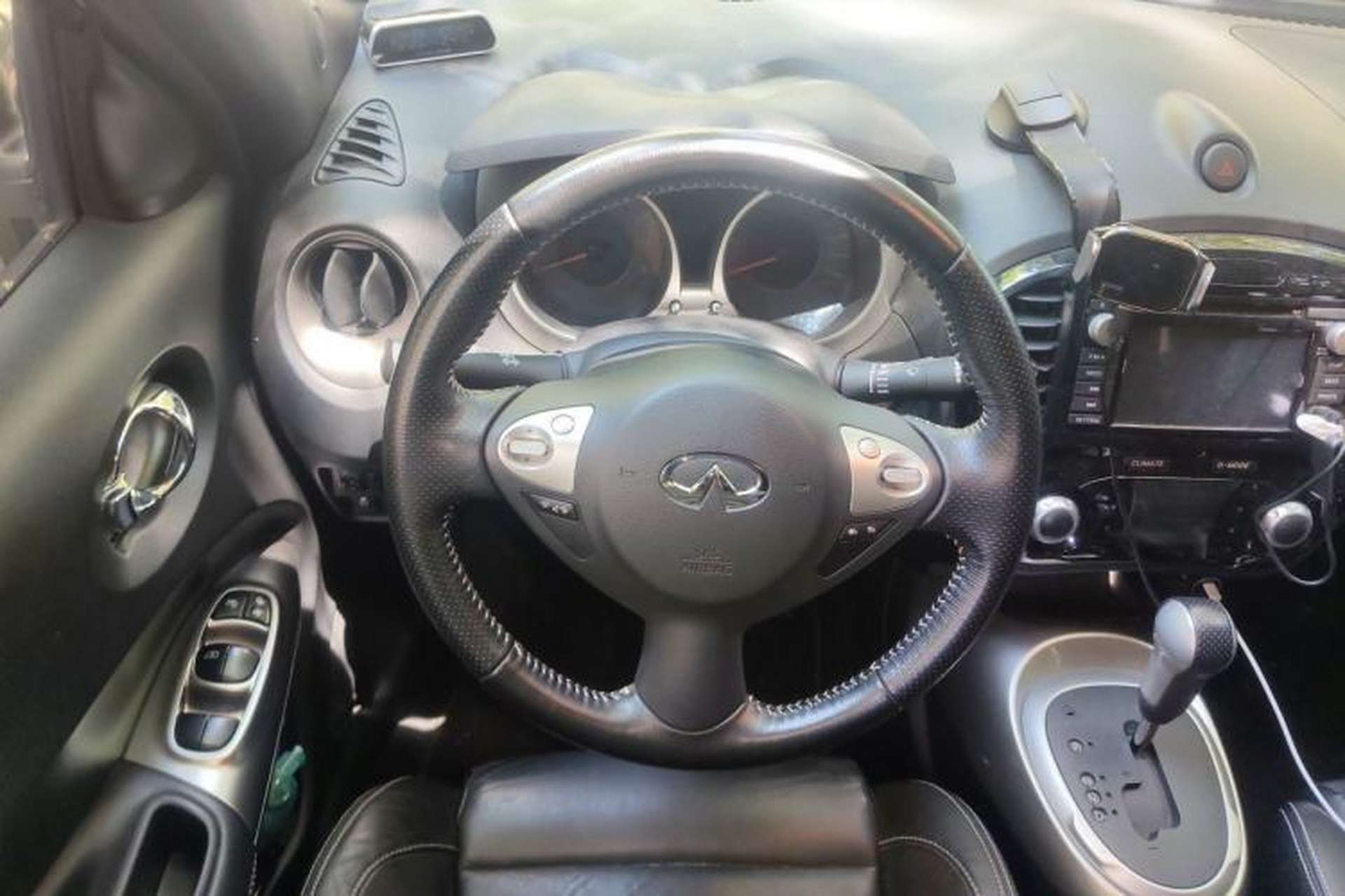 Used Infiniti ESQ 2014 1.6T Dynamic Edition Steering Wheel