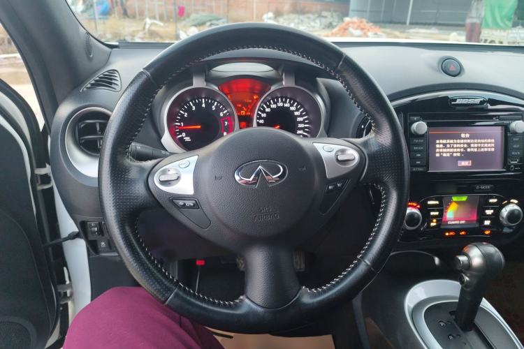 Used Infiniti ESQ 2014 1.6L Luxury Edition Steering Wheel