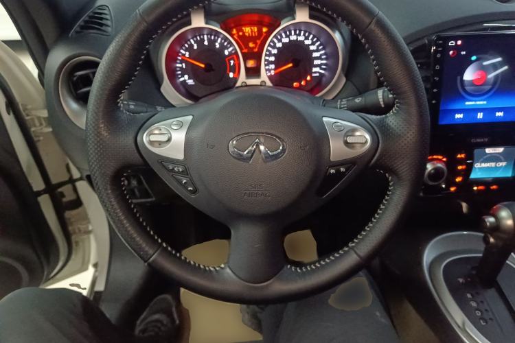 Used Infiniti ESQ 2014 1.6L Spontaneous Edition Steering Wheel