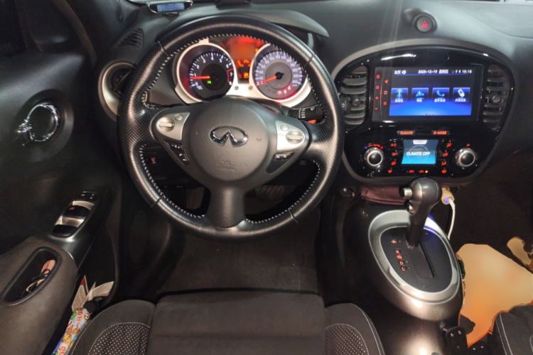 Used Infiniti ESQ 2014 1.6L Spontaneous Edition Steering Wheel