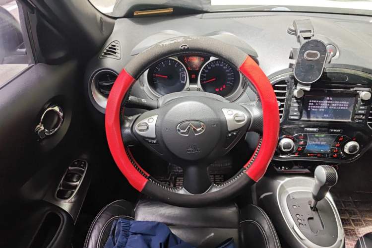 Used Infiniti ESQ 2014 1.6T Dynamic Edition Steering Wheel