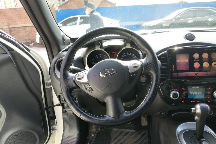 Used Infiniti ESQ 2014 1.6L Spontaneous Edition Steering Wheel