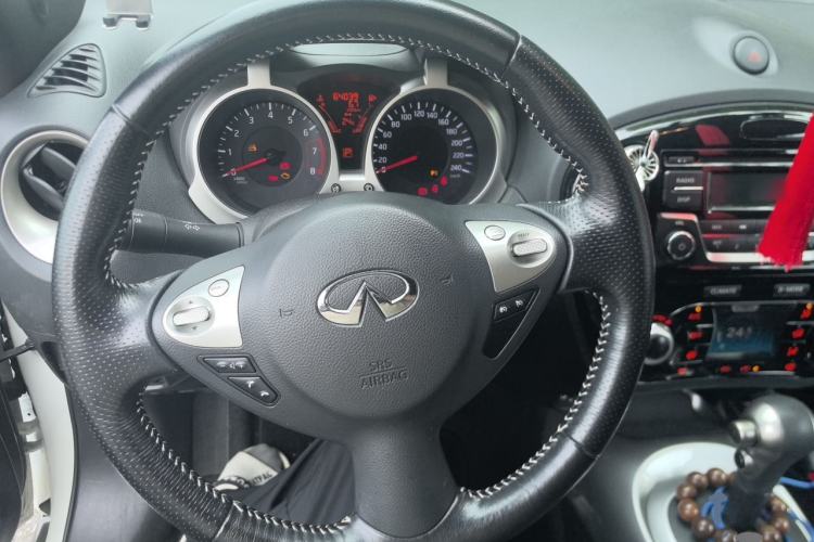 Used Infiniti ESQ 2014 1.6L Spontaneous Edition Steering Wheel
