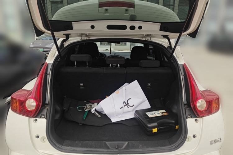 Used Infiniti ESQ 2014 1.6L Spontaneous Edition Trunk