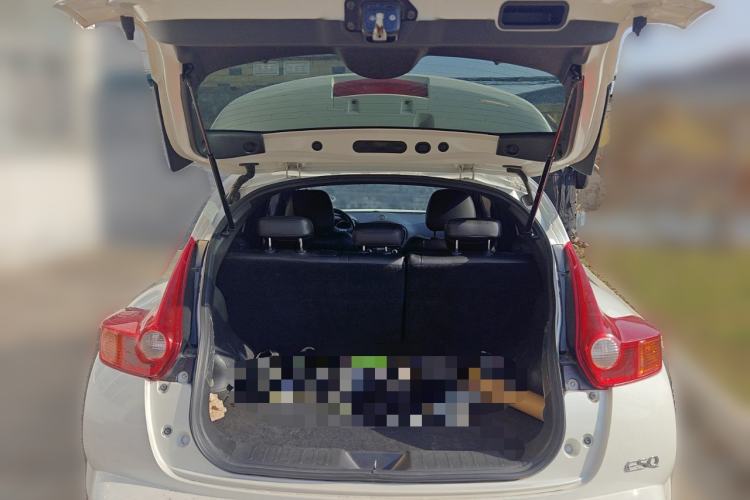 Used Infiniti ESQ 2014 1.6L Spontaneous Edition Trunk