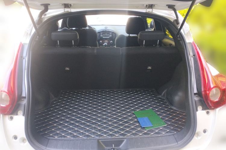 Used Infiniti ESQ 2014 1.6L Spontaneous Edition Trunk