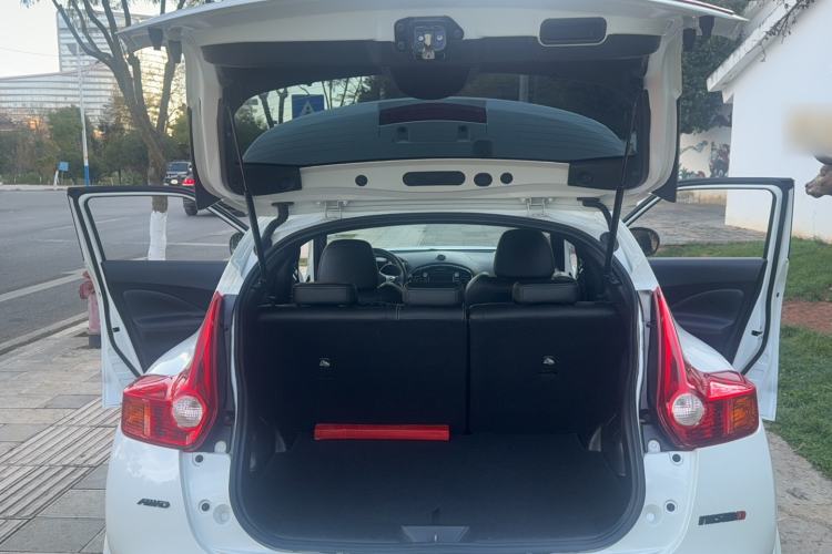 Used Infiniti ESQ 2014 1.6T Dynamic Edition Trunk