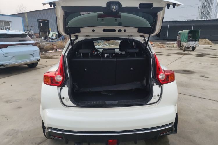 Used Infiniti ESQ 2014 1.6L Luxury Edition Trunk