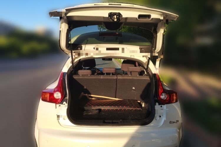 Used Infiniti ESQ 2014 1.6L Spontaneous Edition Trunk