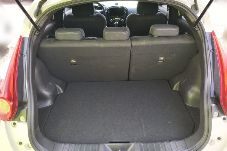 Used Infiniti ESQ 2014 1.6L Spontaneous Edition Trunk