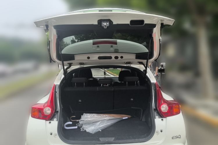 Used Infiniti ESQ 2014 1.6L Spontaneous Edition Trunk