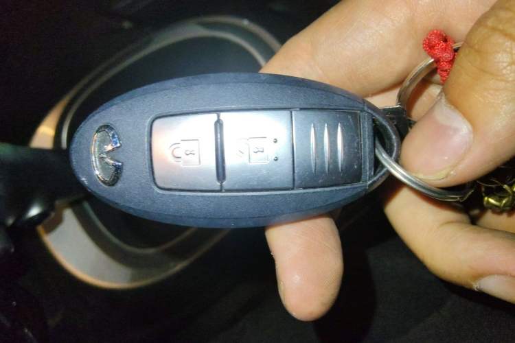 Used Infiniti ESQ 2014 1.6L Spontaneous Edition Vehicle Key