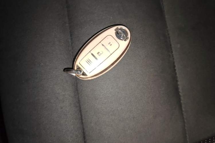 Used Infiniti ESQ 2014 1.6L Spontaneous Edition Vehicle Key