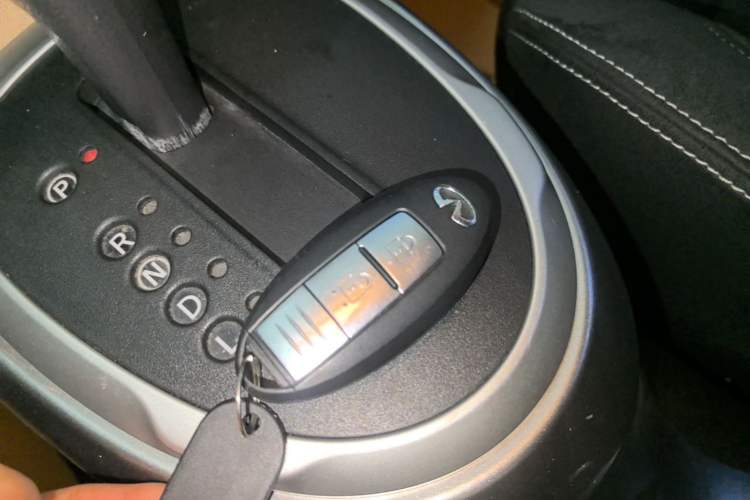 Used Infiniti ESQ 2014 1.6L Spontaneous Edition Vehicle Key