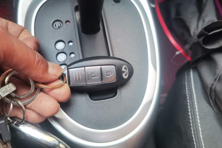 Used Infiniti ESQ 2014 1.6L Spontaneous Edition Vehicle Key