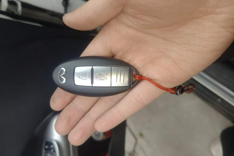 Used Infiniti ESQ 2014 1.6L Spontaneous Edition Vehicle Key