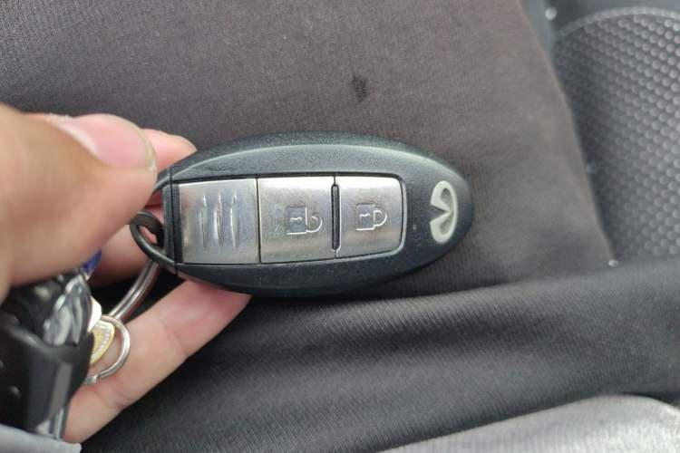 Used Infiniti ESQ 2014 1.6L Spontaneous Edition Vehicle Key