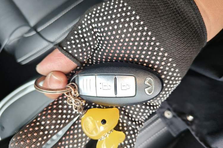 Used Infiniti ESQ 2014 1.6L Luxury Edition Vehicle Key