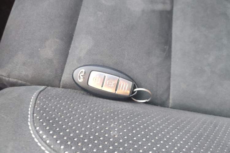 Used Infiniti ESQ 2014 1.6L Spontaneous Edition Vehicle Key