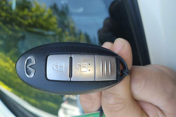 Used Infiniti ESQ 2014 1.6L Spontaneous Edition Vehicle Key
