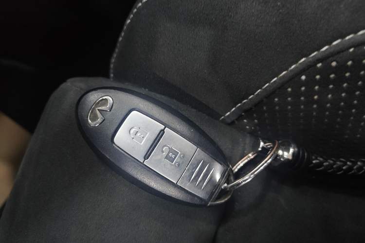 Used Infiniti ESQ 2014 1.6L Spontaneous Edition Vehicle Key