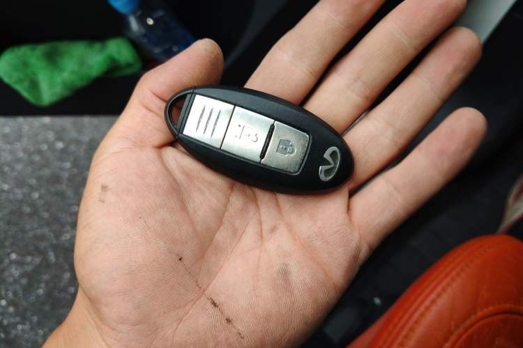 Used Infiniti ESQ 2014 1.6L Spontaneous Edition Vehicle Key