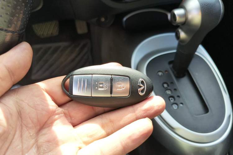 Used Infiniti ESQ 2014 1.6L Spontaneous Edition Vehicle Key