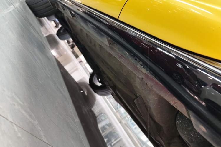 Used Infiniti ESQ 2014 1.6L Spontaneous Edition Left Side Sill