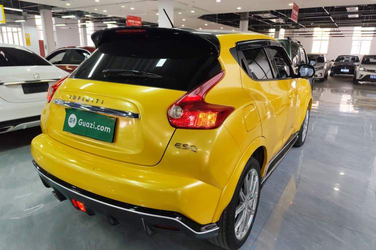 Used Infiniti ESQ 2014 1.6L Spontaneous Edition Rear Right 45 Deg