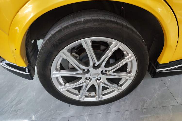 Used Infiniti ESQ 2014 1.6L Spontaneous Edition Right Rear Wheel Hub