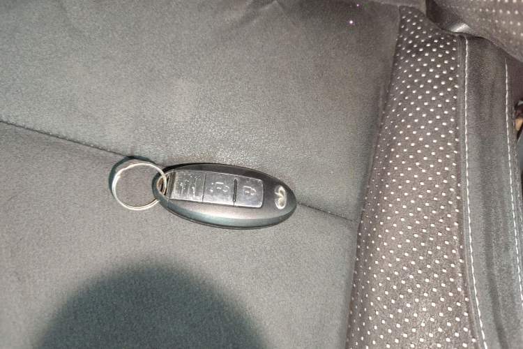 Used Infiniti ESQ 2014 1.6L Spontaneous Edition Vehicle Key