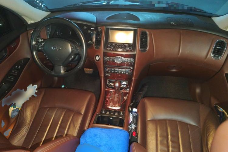 Used Infiniti EX 2010 EX25 Luxury Edition Center Console