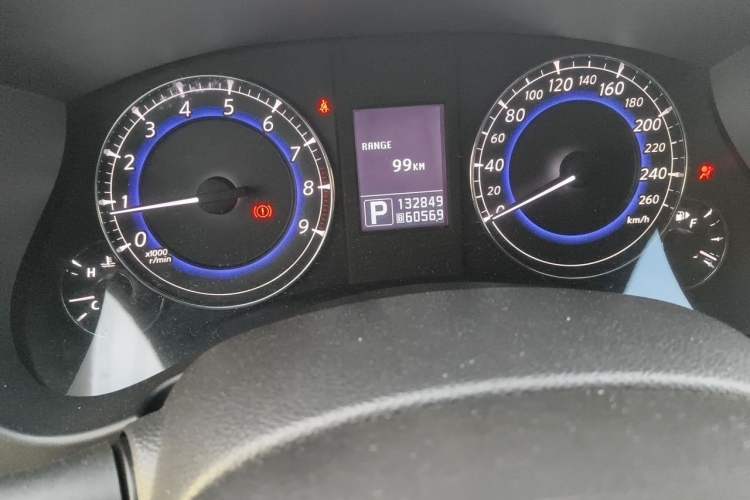 Used Infiniti EX 2010 EX25 Luxury Edition Odometer Close Up