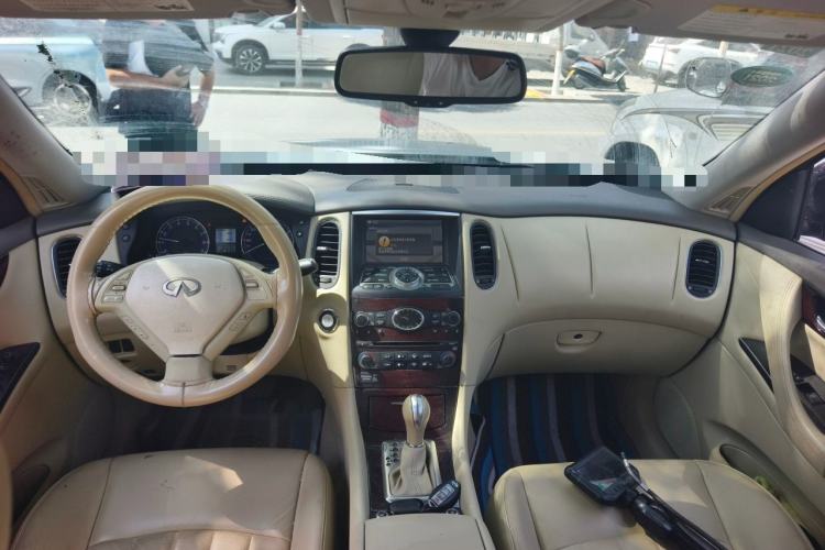 Used Infiniti EX 2010 EX25 Luxury Edition Center Console