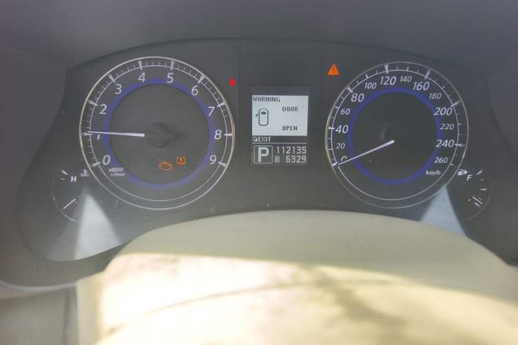 Used Infiniti EX 2010 EX25 Luxury Edition Odometer Close Up
