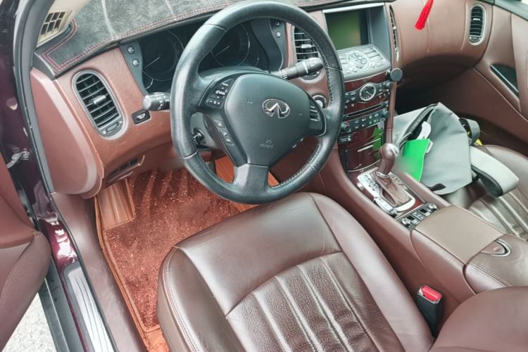 Used Infiniti EX 2010 EX25 Luxury Edition Center Console