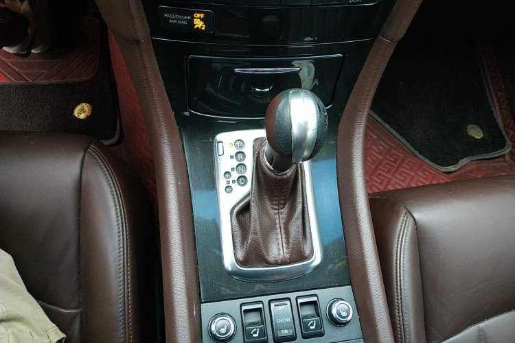 Used Infiniti EX 2010 EX25 Elegant Edition Gear Lever