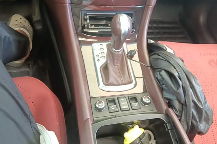 Used Infiniti EX 2010 EX25 Luxury Edition Gear Lever