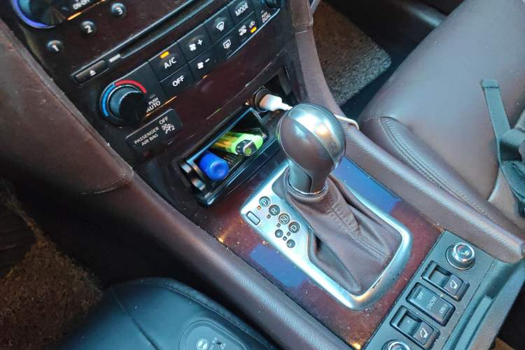 Used Infiniti EX 2010 EX25 Elegant Edition Gear Lever