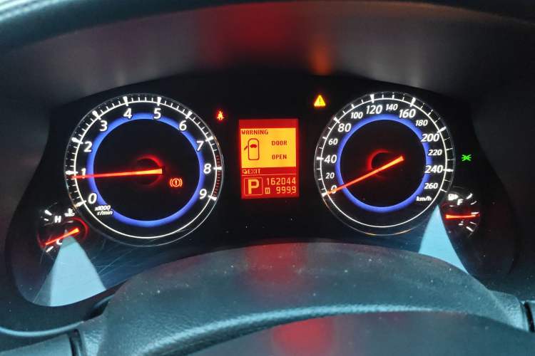 Used Infiniti EX 2010 EX25 Elegant Edition Odometer Close Up
