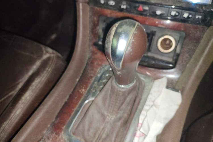 Used Infiniti EX 2010 EX25 Elegant Edition Gear Lever