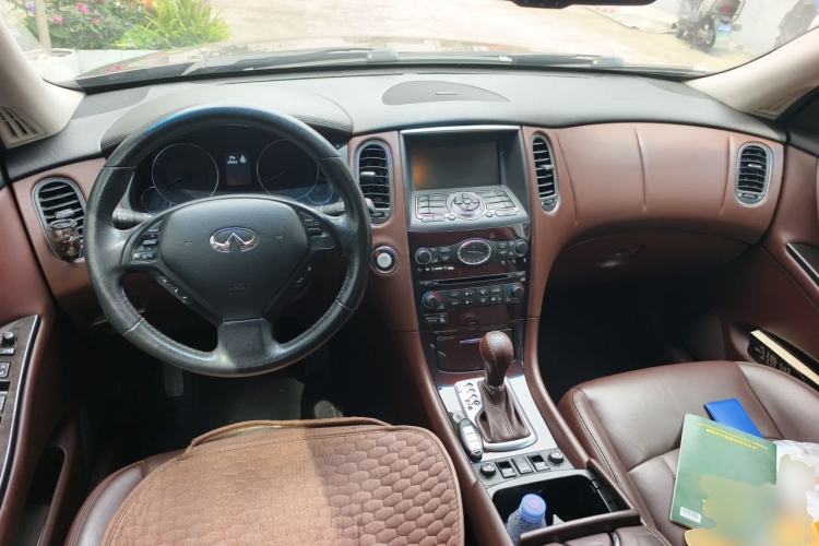 Used Infiniti EX 2010 EX25 Elegant Edition Center Console