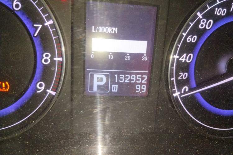 Used Infiniti EX 2010 EX25 Luxury Edition Odometer Close Up