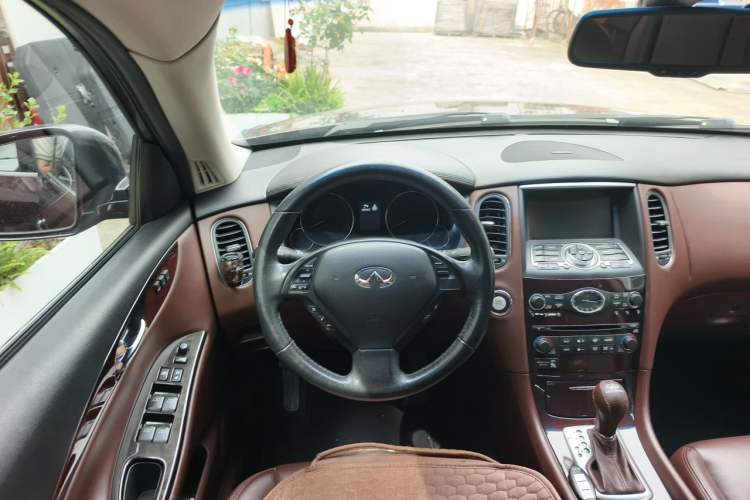 Used Infiniti EX 2010 EX25 Elegant Edition Steering Wheel